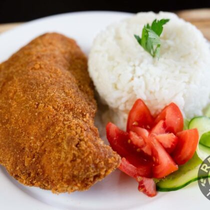 Rántott csirkecomb steak burgonya