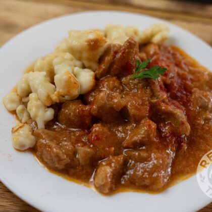 Csülök pörkölt galuskával