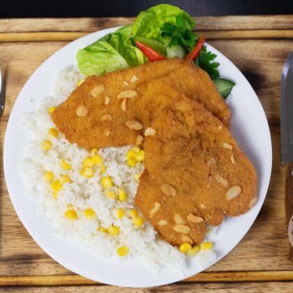 Mandulás rántott cs.mell riz